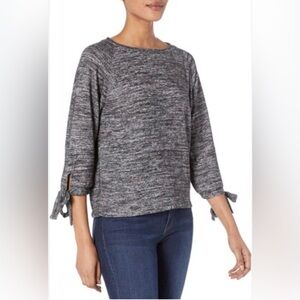 Velvet by Graham & Spencer Gray Long Sleeve Top